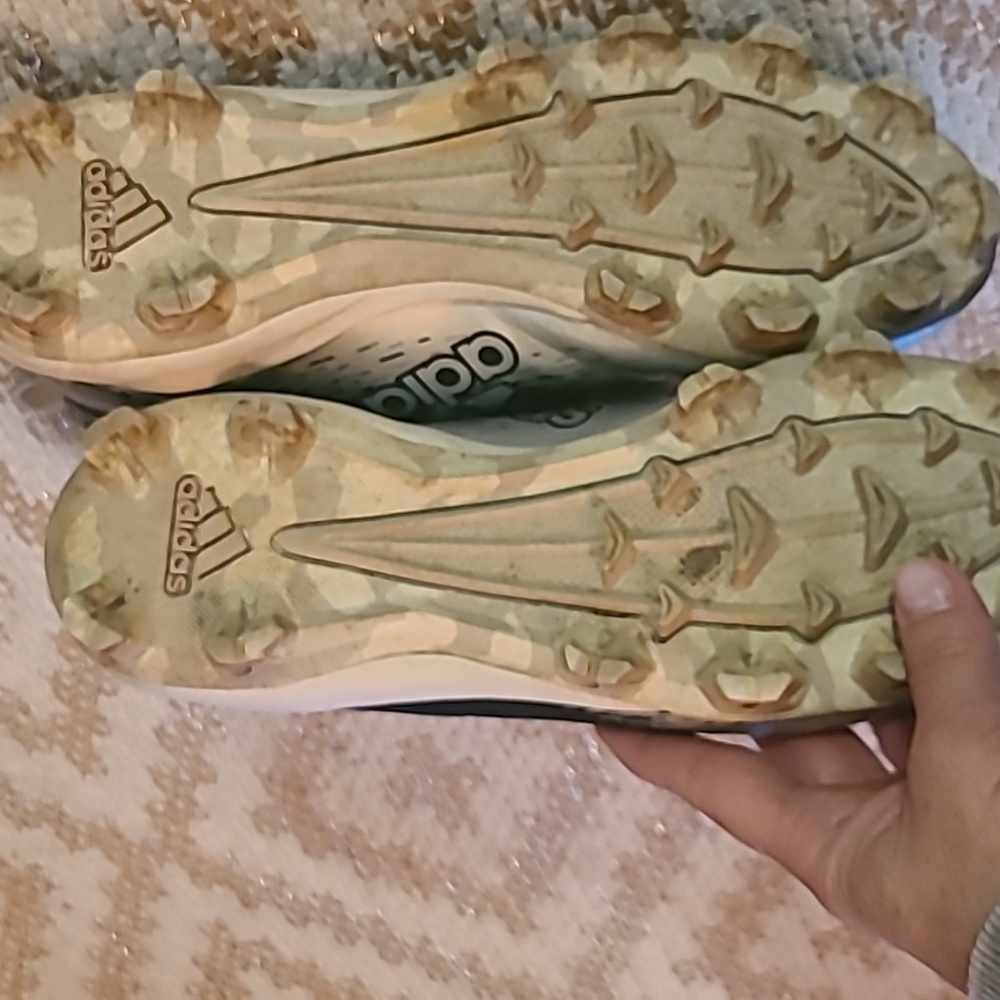 Baseball cleats - Picture 3 of 5